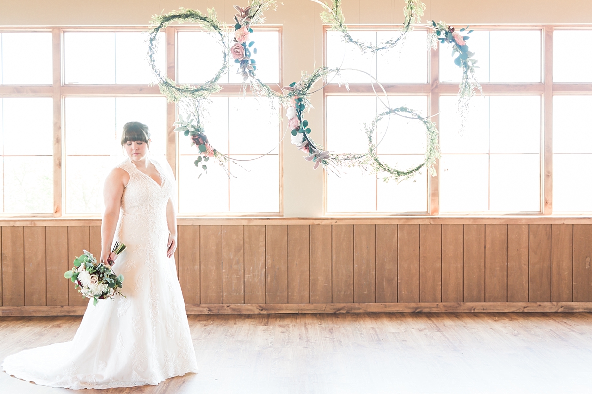 Cedar Ridge Winery Wedding | Quad CIties Wedding Photographer | Outdoor Weddings in the Quad Cities | Destination Wedding Photographer | Sarah Sunstrom Photography_0028.jpg