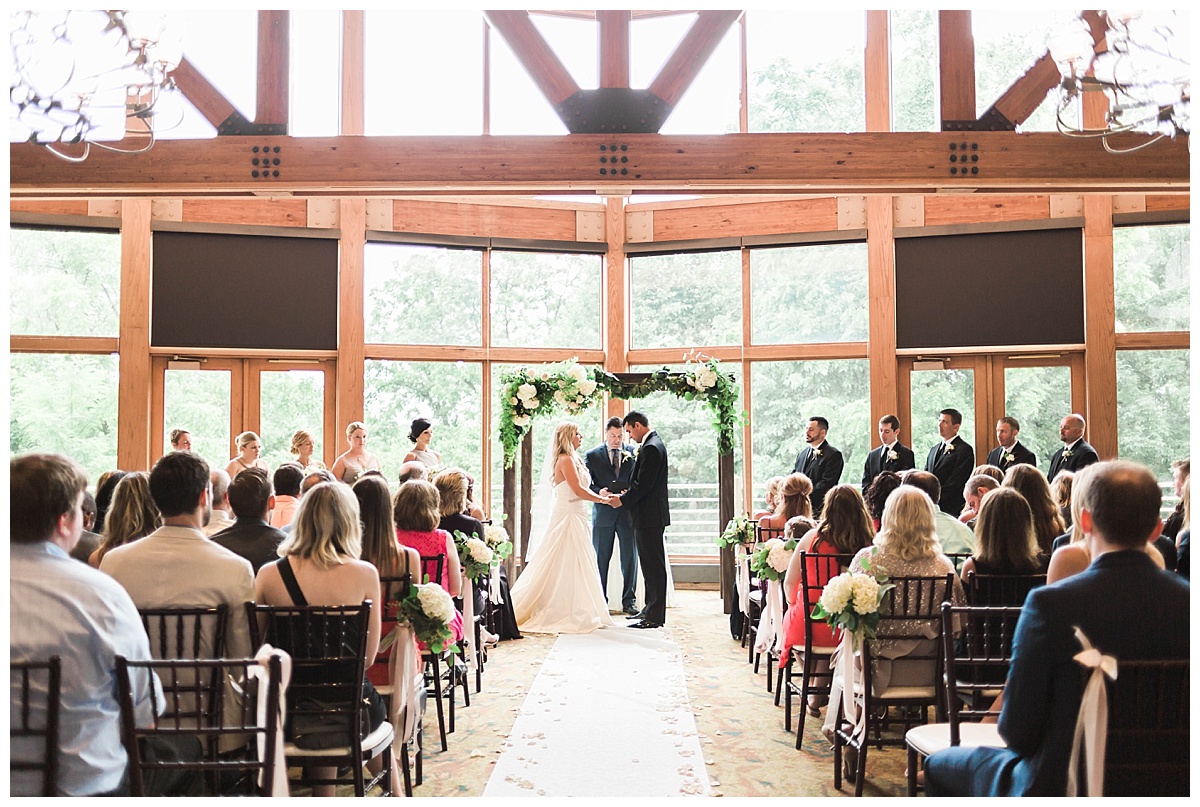Weddings in Galena | Galena Wedding Photographer | Eagle Ridge Resort Wedding | Sarah Sunstrom Photography_0051.jpg