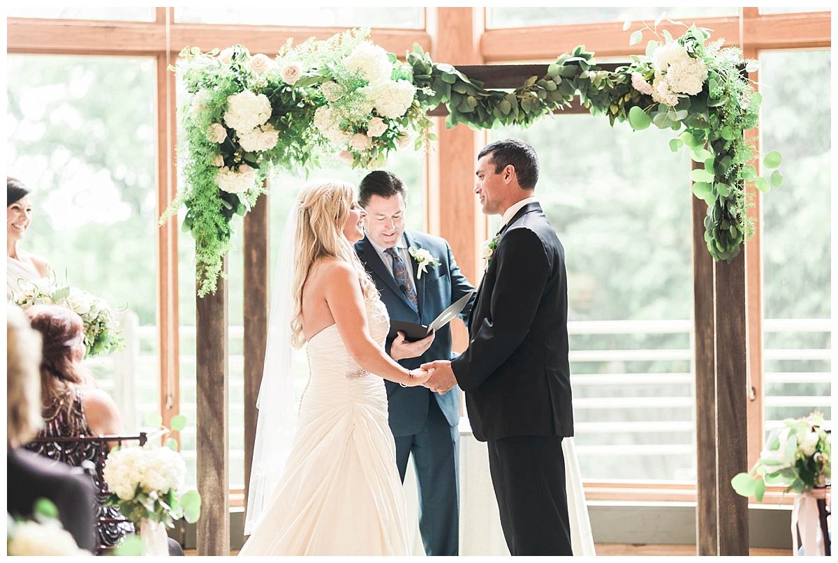Weddings in Galena | Galena Wedding Photographer | Eagle Ridge Resort Wedding | Sarah Sunstrom Photography_0054.jpg