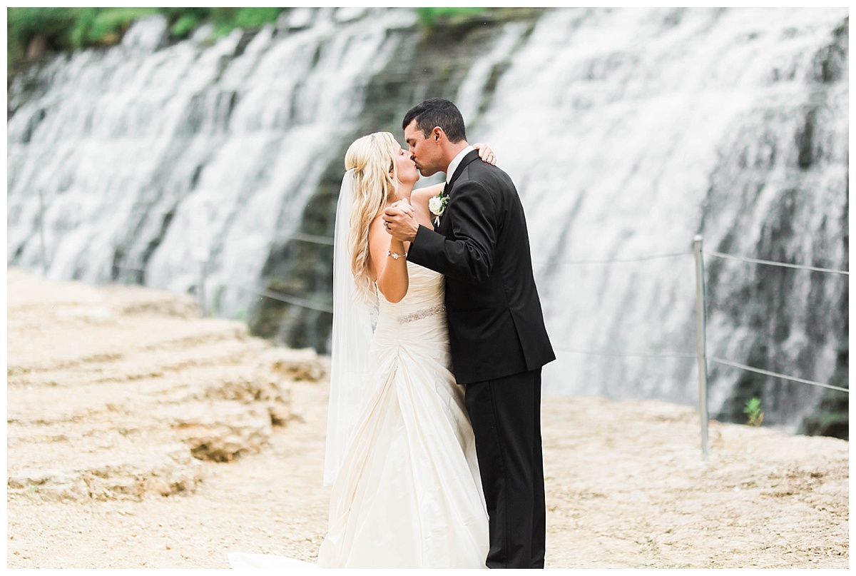 Weddings in Galena | Galena Wedding Photographer | Eagle Ridge Resort Wedding | Sarah Sunstrom Photography_0063.jpg