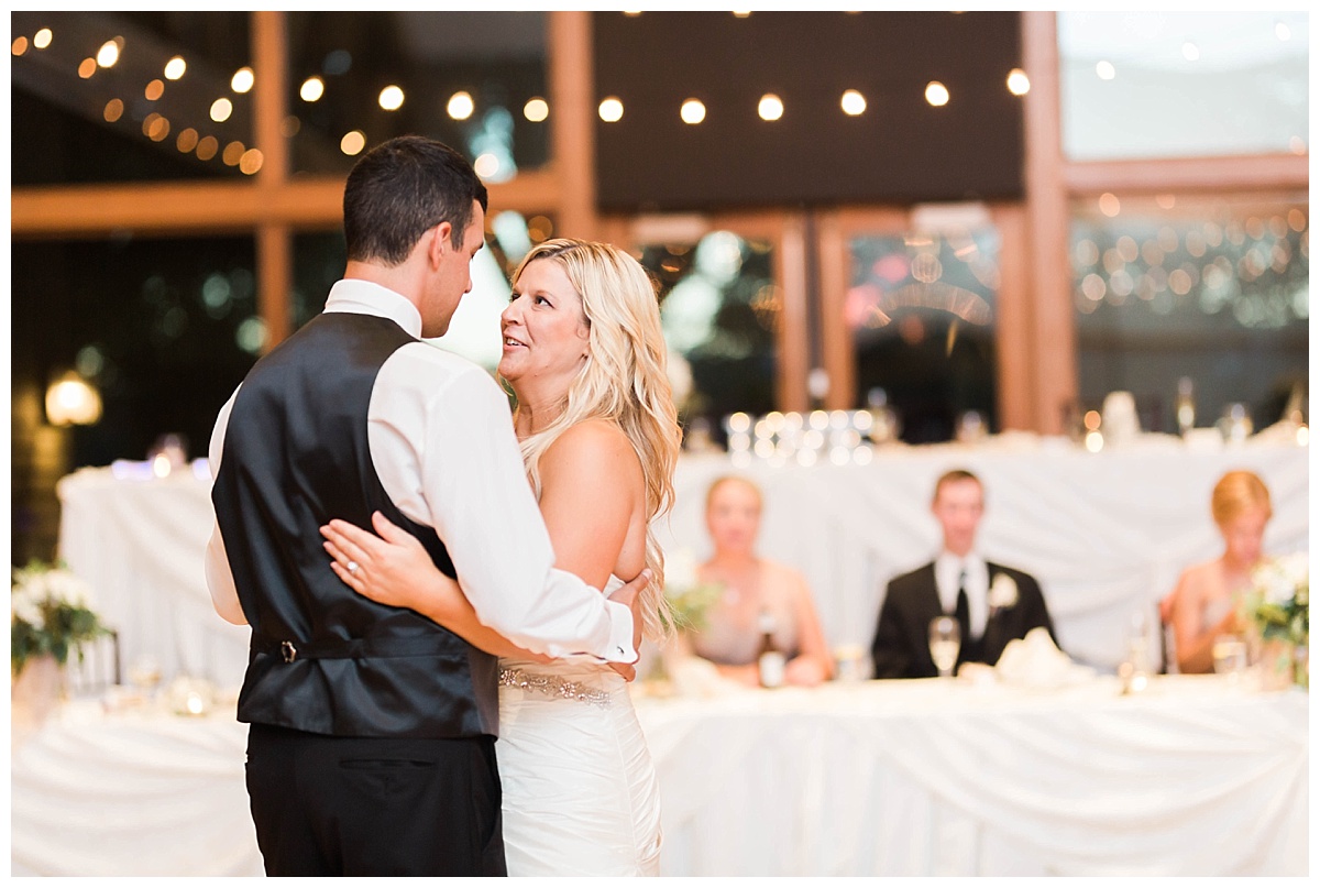 Weddings in Galena | Galena Wedding Photographer | Eagle Ridge Resort Wedding | Sarah Sunstrom Photography_0091.jpg