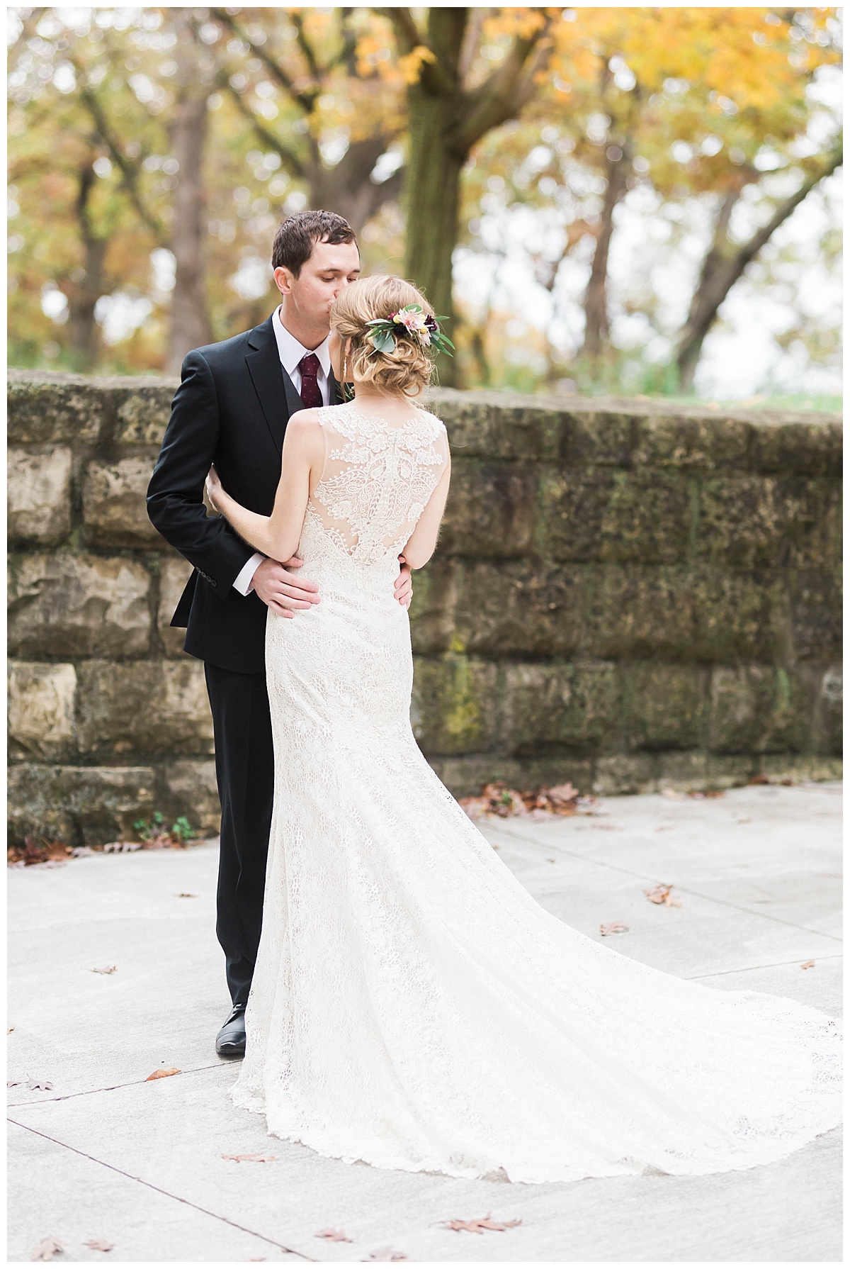 Watch Tower Lodge Black Hawk State Park Wedding | Fall Wedding in the Quad Cities | Sarah Sunstrom Photography_0007.jpg