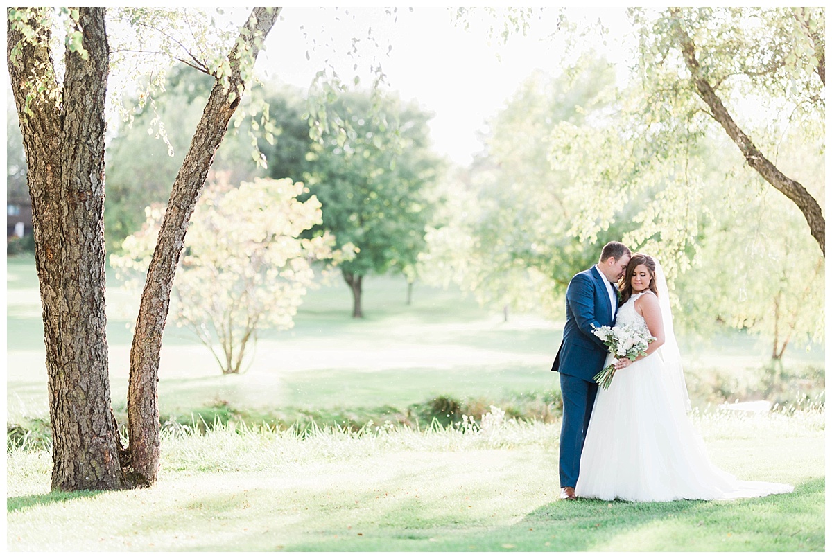 Crow Valley Club Wedding | Wedding Venues in the Quad Cities | Sarah Sunstrom Photography_0024.jpg