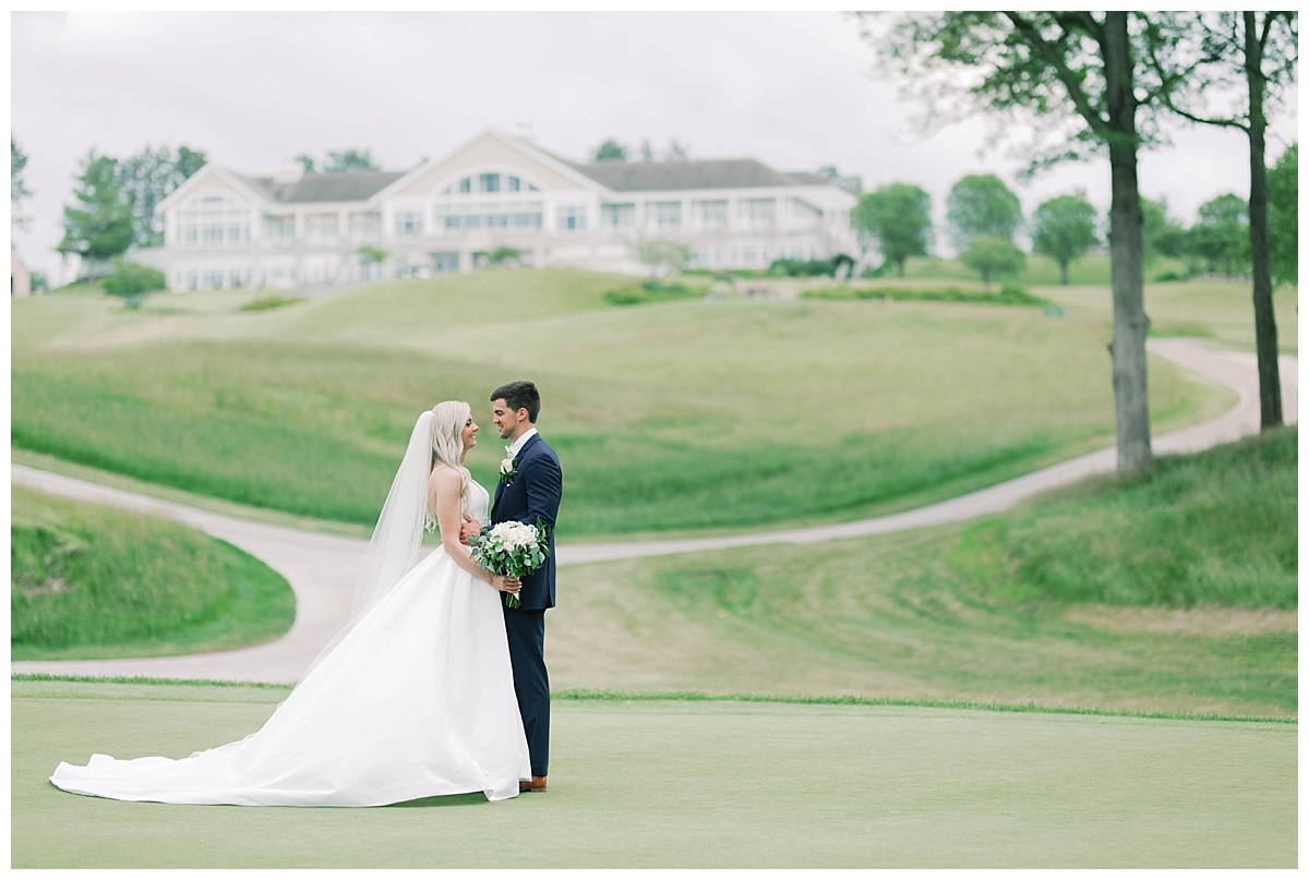 Davenport Country Club Wedding | Quad Cities Wedding Photographers | Sarah Sunstrom Photography_0034.jpg